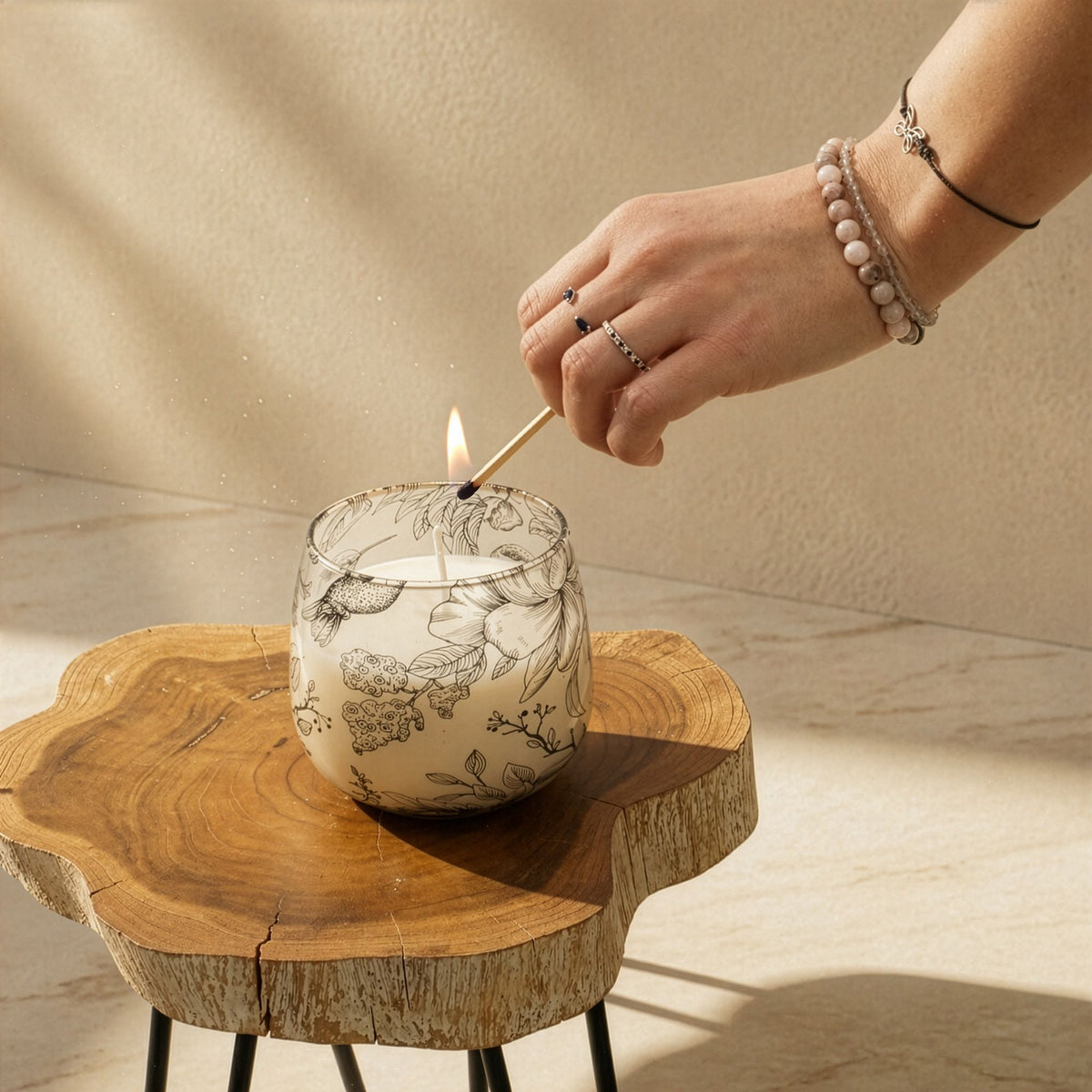 Medium Glass Jar Candles - Drawn by Flame - Spiru-shop.nl