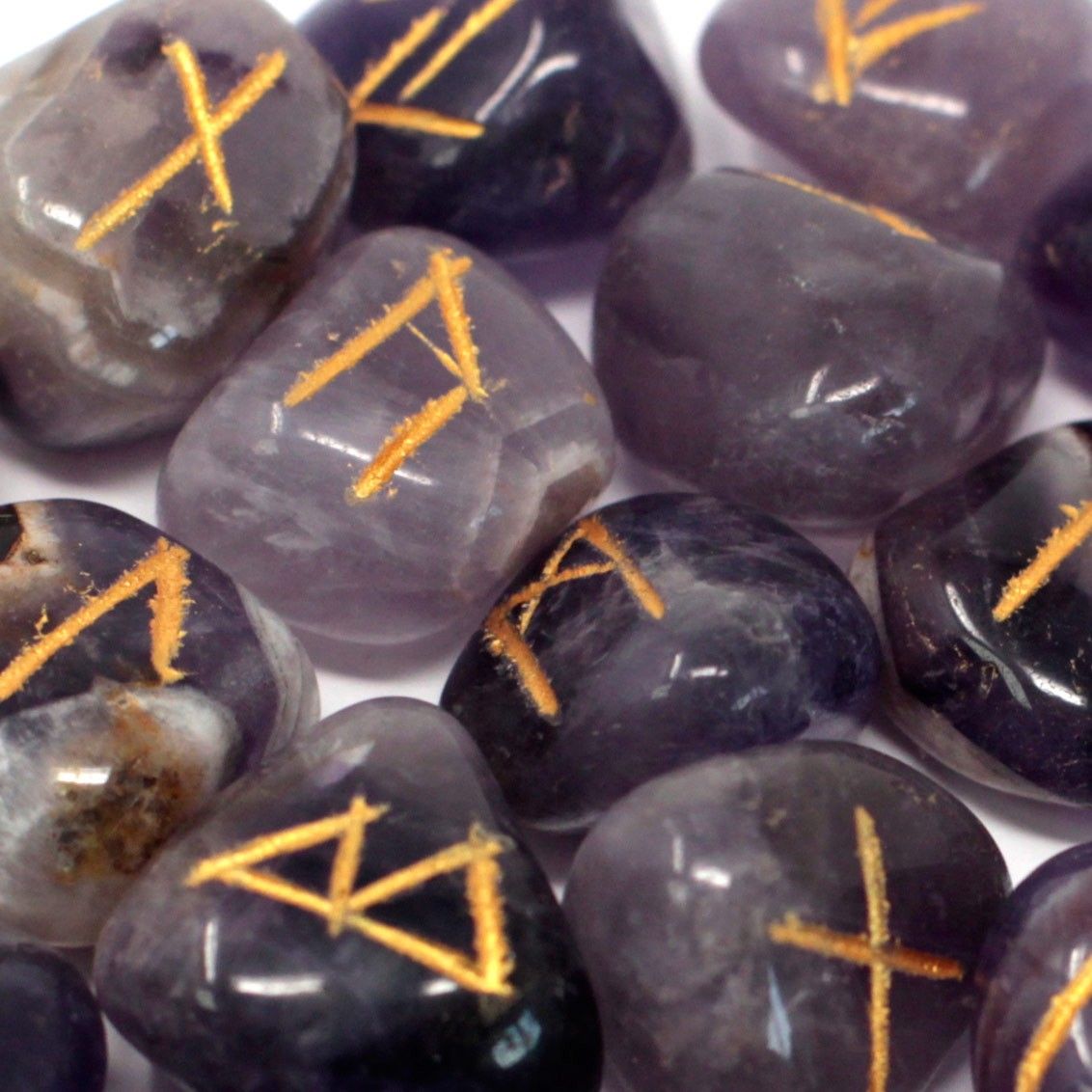 Indian Runes in Pouch - Amethyst - Spiru-shop.nl