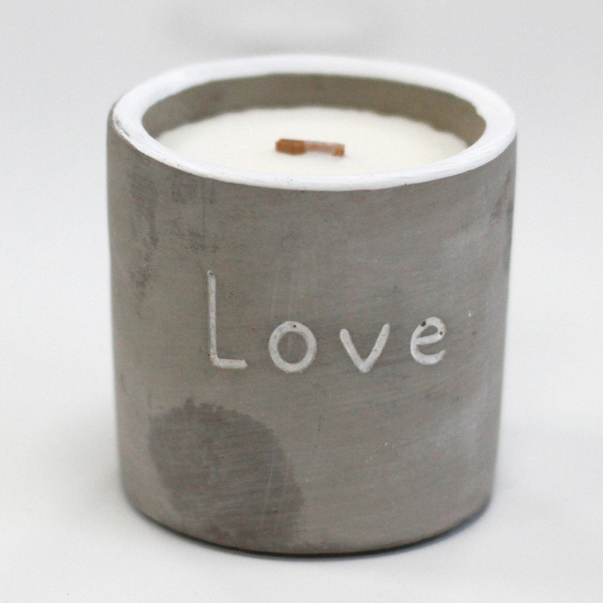Med Concrete Soy Candle - Love - Purple Fig & Casis - Spiru-shop.nl