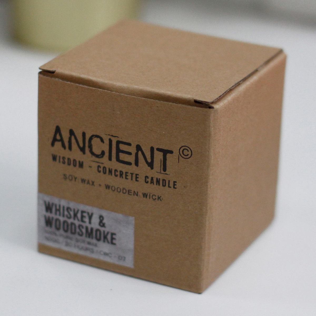 Med Concrete Soy Candle - Love - Purple Fig & Casis - Spiru-shop.nl