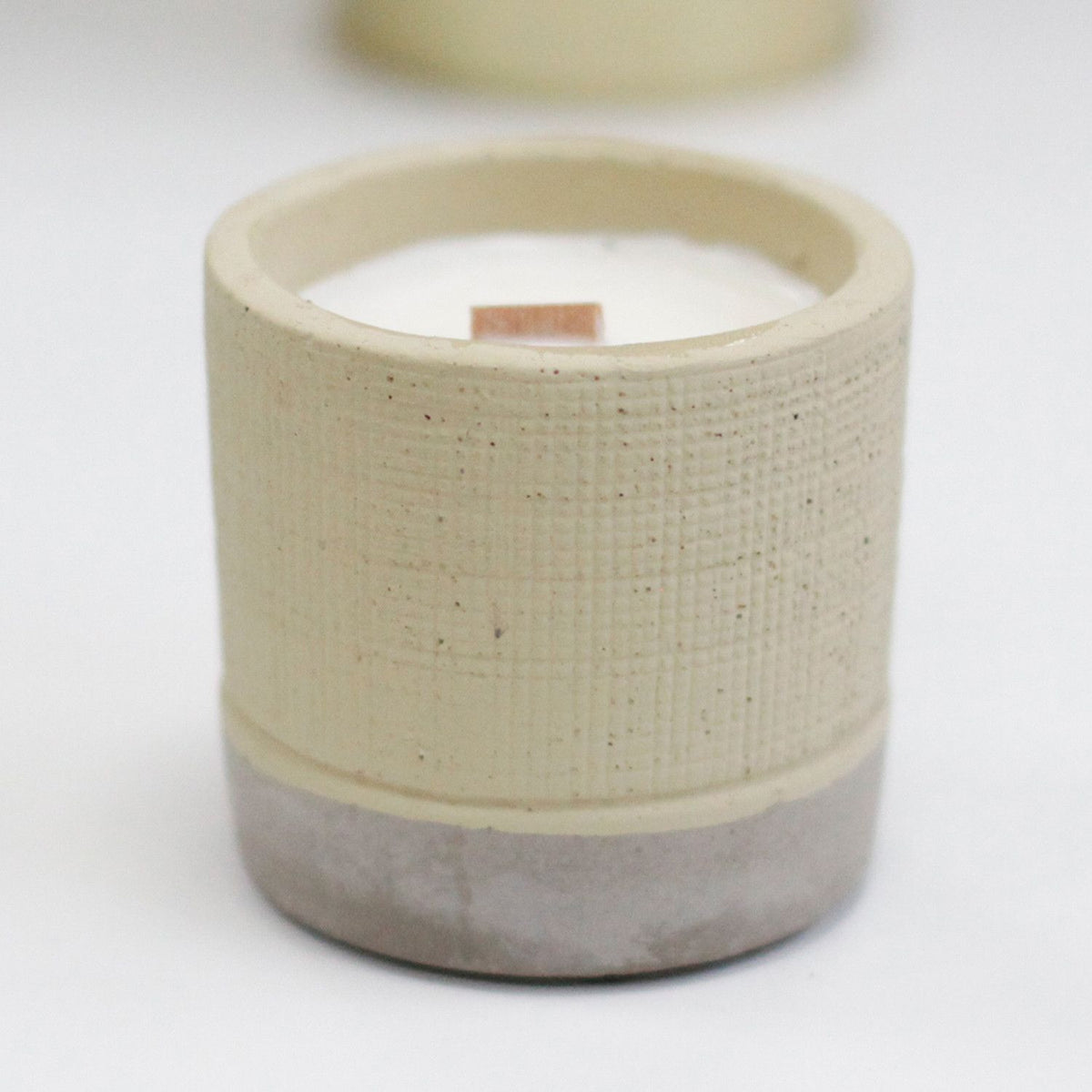 Pot Concrete Soy Candle - Grey - Coffee in the Club - Spiru-shop.nl