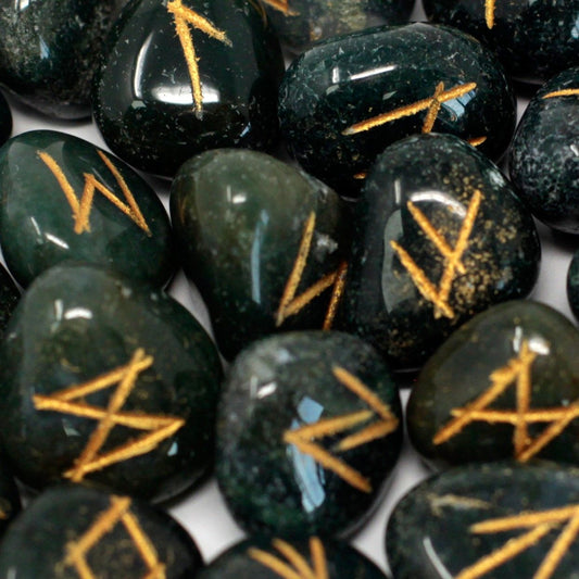Runes Stone Set in Pouch - Bloodstone - Spiru-shop.nl