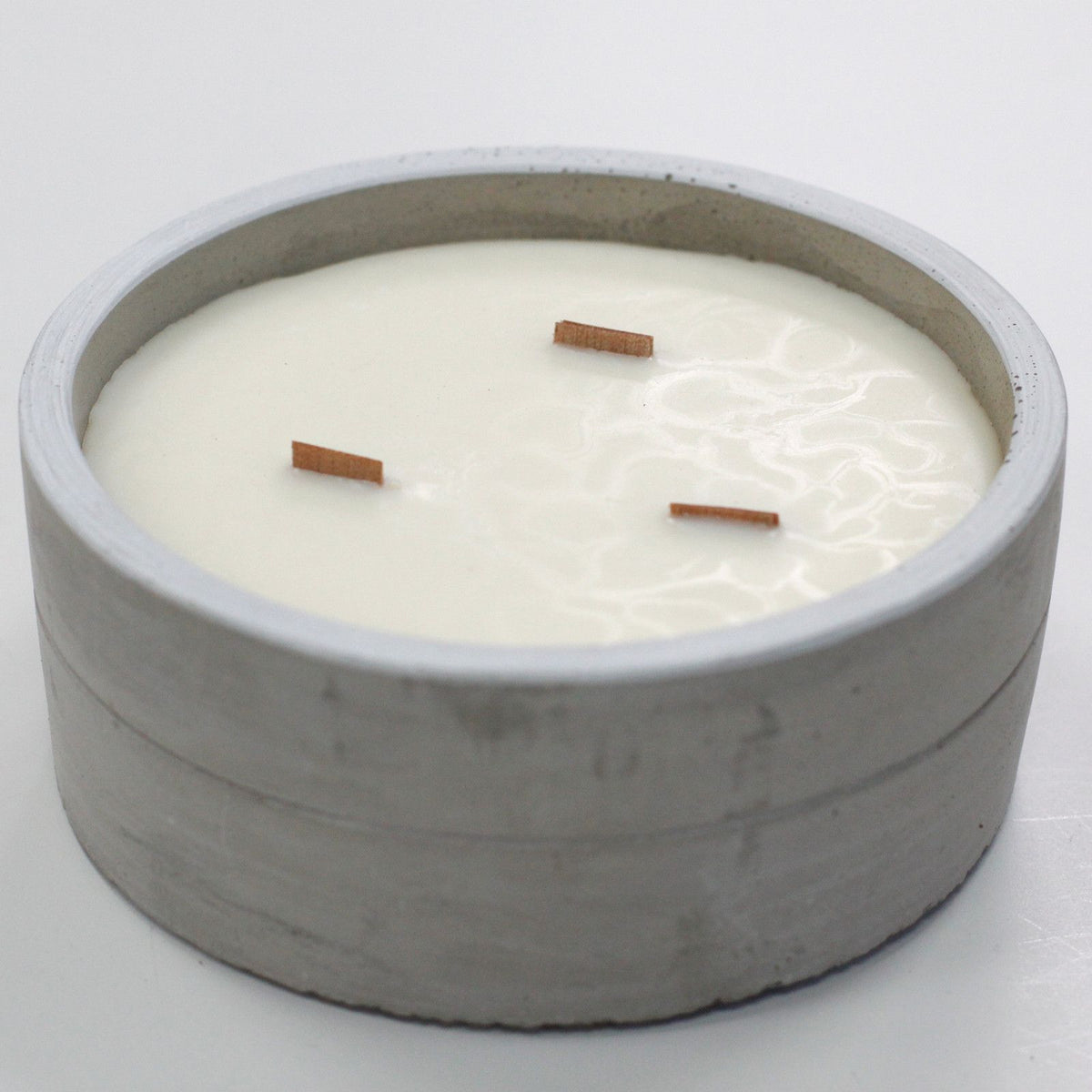 Large Concrete Soy Candle - Crushed Vanilla & Orange - Spiru-shop.nl