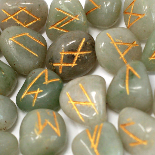 Runes Stone Set in Pouch - Green Aventurine - Spiru-shop.nl