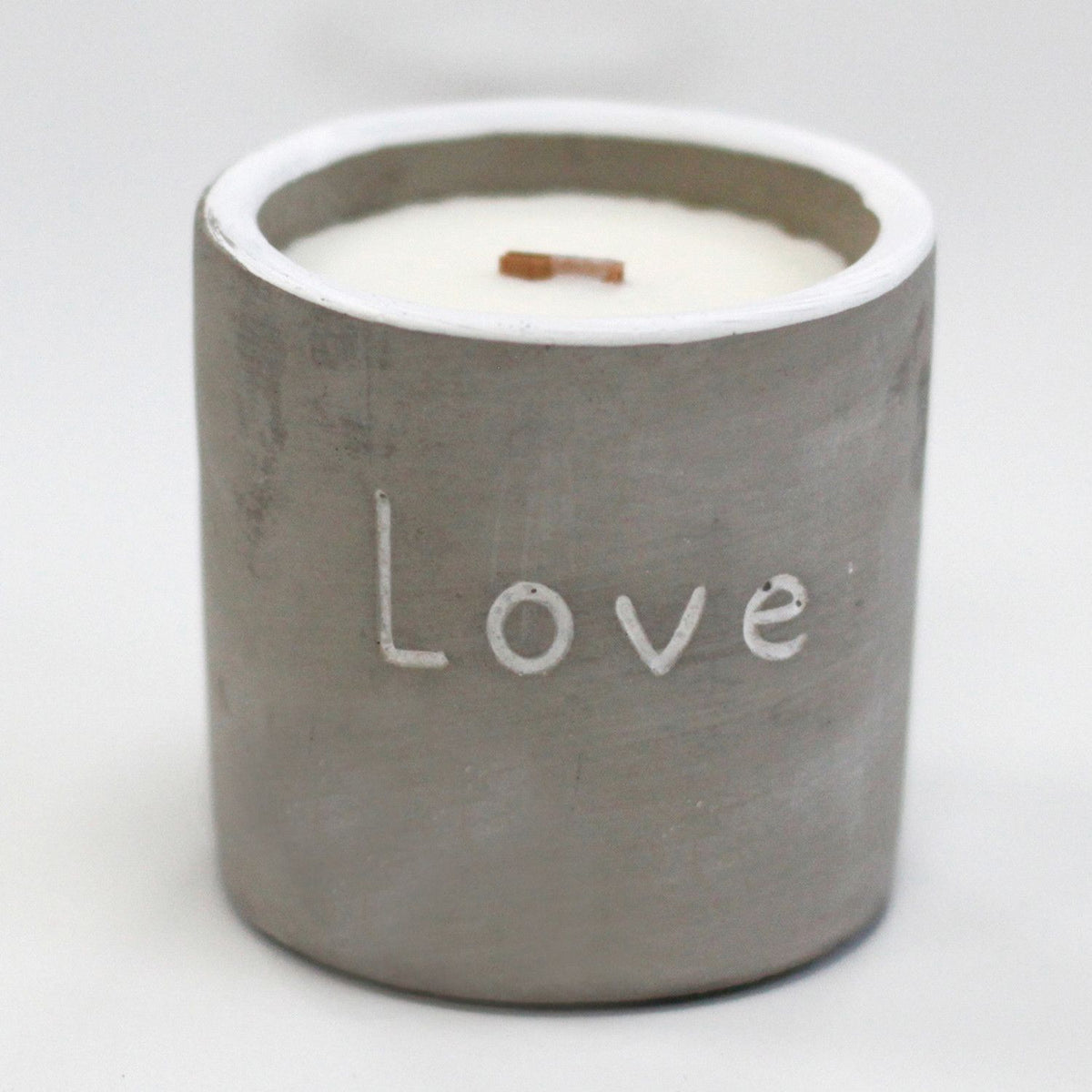 Med Concrete Soy Candle - Love - Purple Fig & Casis - Spiru-shop.nl