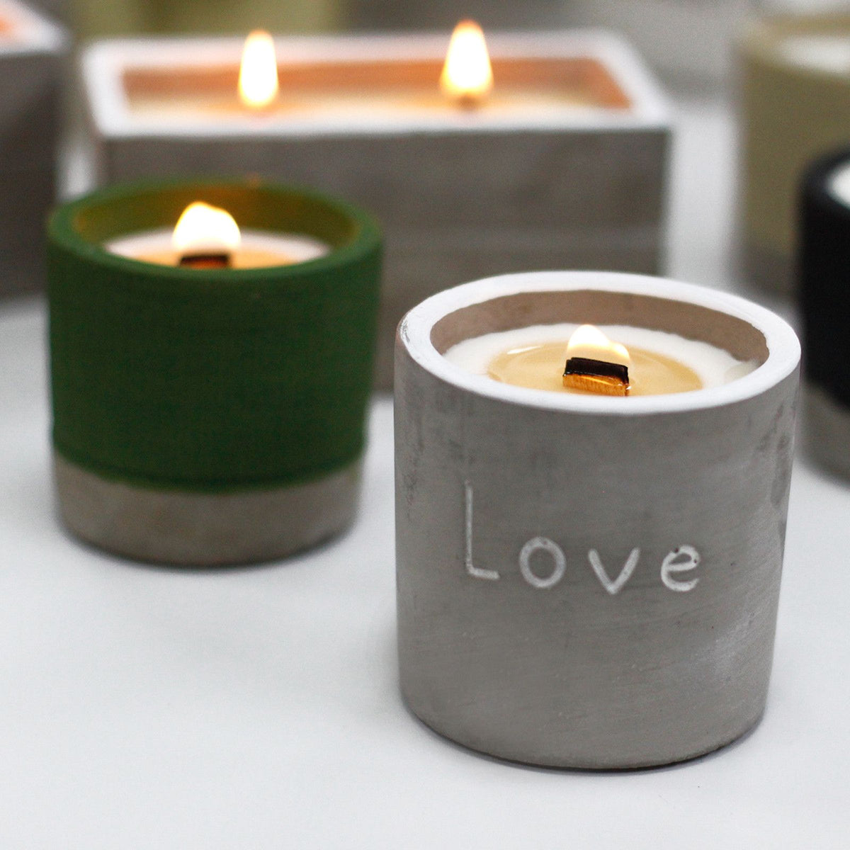 Med Concrete Soy Candle - Love - Purple Fig & Casis - Spiru-shop.nl