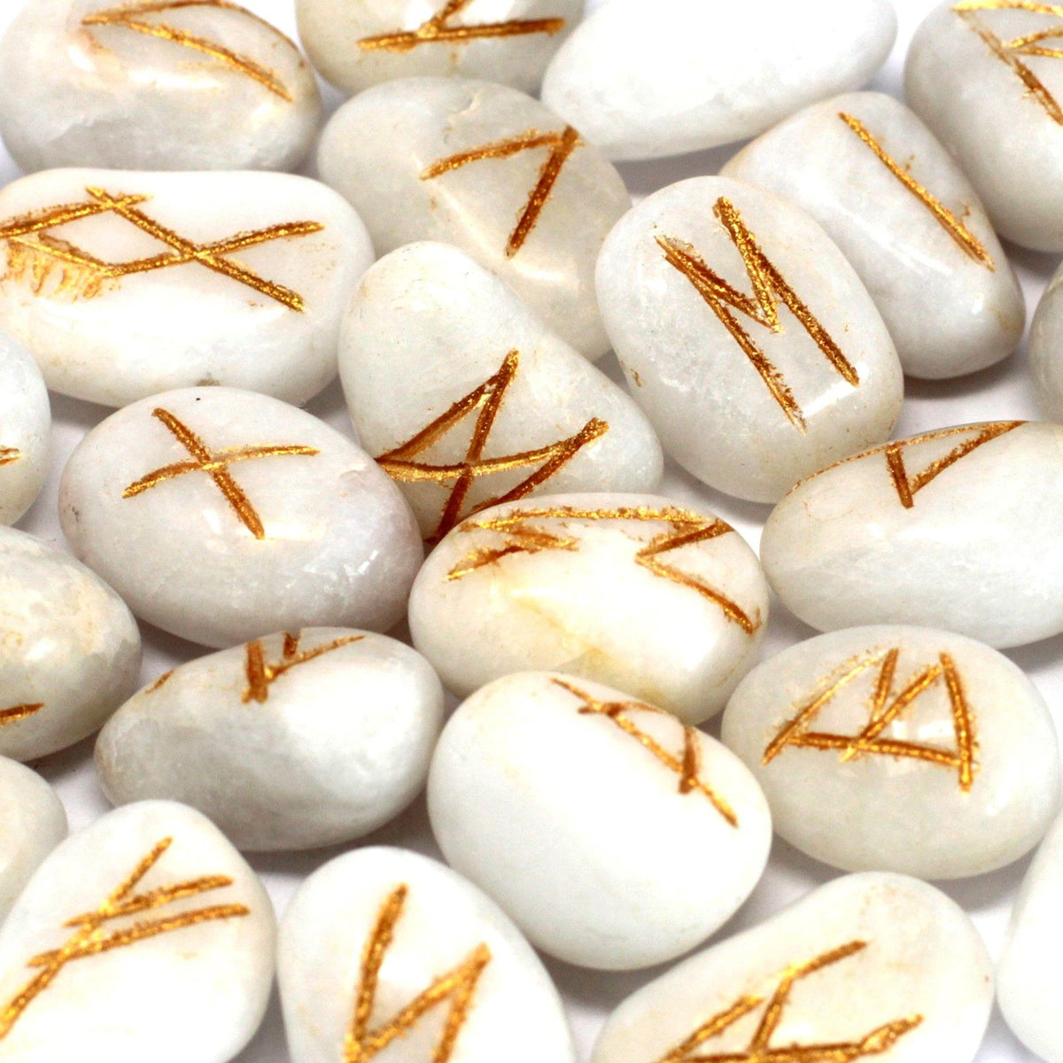 Runes Stone Set in Pouch - White Agate - Spiru-shop.nl
