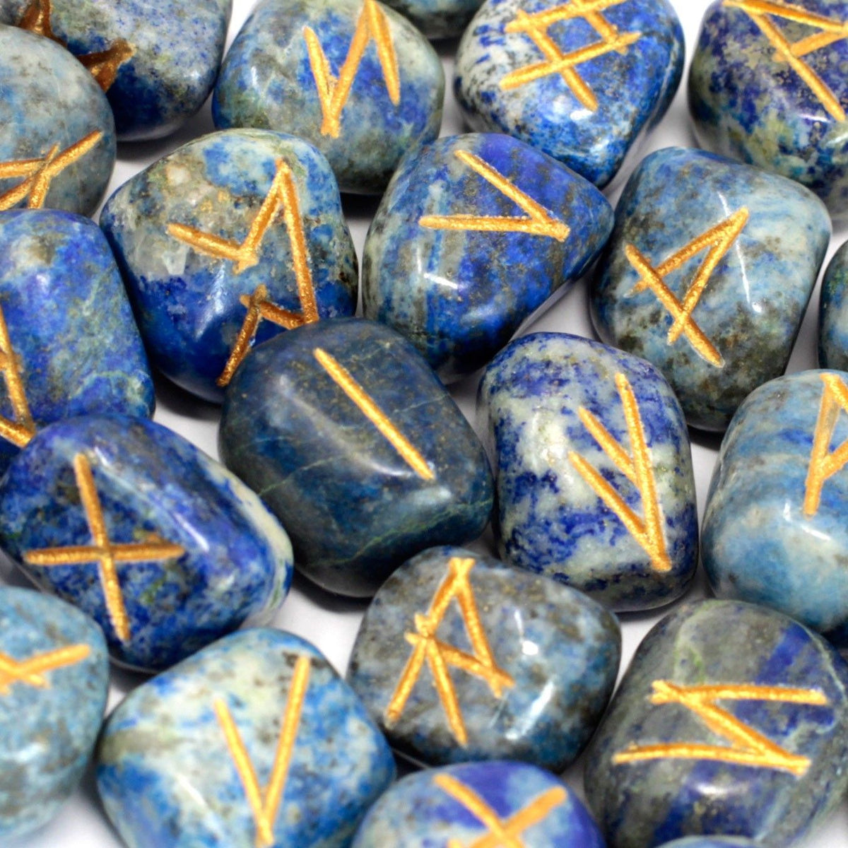 Runes Stone Set in Pouch - Lapis - Spiru-shop.nl