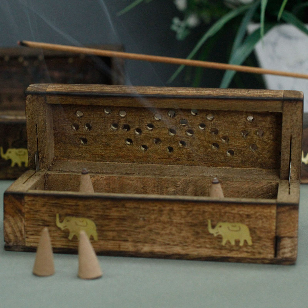 Incense Cone Smoke Box 6" - Mango Wood - Spiru-shop.nl